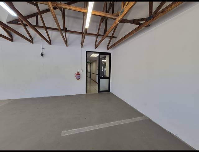 89M² OFFICE TO LET IN PARKMORE